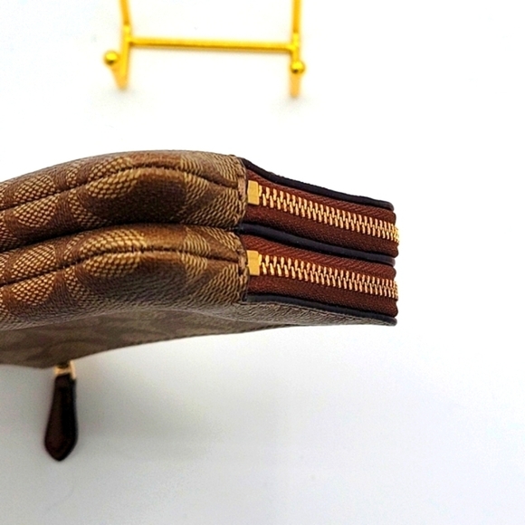 Coach Double Corner Zip Wristlet - Tan & Brown Coated Canvas w/ Hang Tag - 6”x4” - Picture 13 of 14